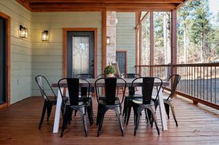 Brand New Sunrise Retreat 2 Bedroom Sleeps 8, 2 Decks, Hot Tub, Firepit - Broken Bow - 7