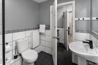 Talton House - Air Host & Stay - Free Parking - Liverpool - 3
