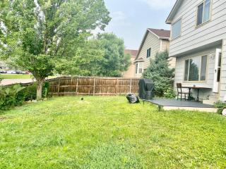 3br home 2br unit close to USAFA with fireplace - 3