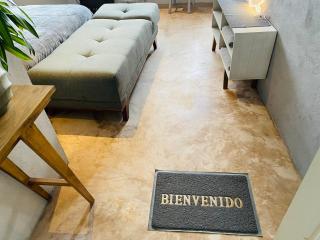 Loft con balcón y garage cerca de av ppal - 7