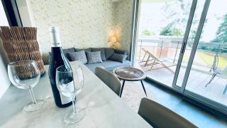 Voiron centre, grande terrasse, parking, calme - Voiron - 8