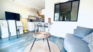 Voiron centre, grande terrasse, parking, calme - Voiron - 5