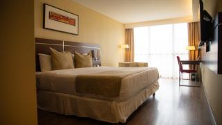 Howard Johnson La Cañada Hotel & Suites - Córdoba - 1