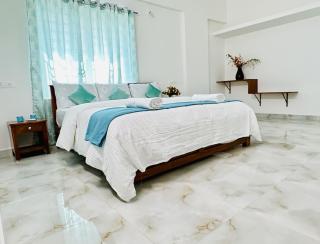 Tirupati Homestay - Shilparamam - Luxury AC apartments by Stayflexi - Fast WiFi, Kitchen, Android TV - Walk to PS4 Pure Veg Restaurant - Easy access to Airport, Railway Station and to all Temples - Tirupati - 9