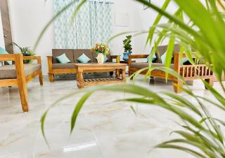 Tirupati Homestay - Shilparamam - Luxury AC apartments by Stayflexi - Fast WiFi, Kitchen, Android TV - Walk to PS4 Pure Veg Restaurant - Easy access to Airport, Railway Station and to all Temples - Tirupati - 5