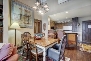 2BR Condo in Arrowhead Village - 5 Minute Walk to Chairlift, Mountain Views! condo - 6
