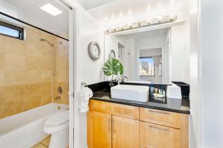 Aloha Getaway, Ocean View Condo Near Waikiki Beach with Free Parking - Honolulu - 6