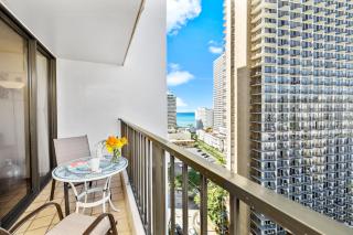 Aloha Getaway, Ocean View Condo Near Waikiki Beach with Free Parking - Honolulu - 8