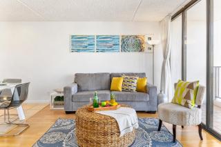 Aloha Getaway, Ocean View Condo Near Waikiki Beach with Free Parking - Honolulu - 1