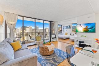 Aloha Getaway, Ocean View Condo Near Waikiki Beach with Free Parking - Honolulu - 0