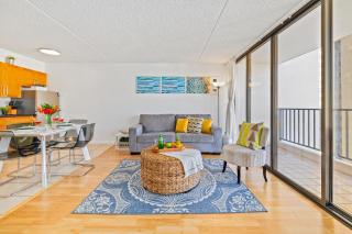 Aloha Getaway, Ocean View Condo Near Waikiki Beach with Free Parking - Honolulu - 2