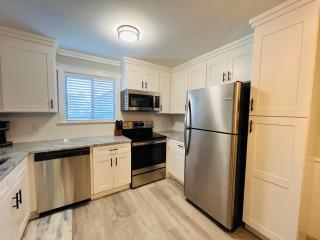 Classy Coastal - Boardwalk to the Beach, 3 pools, Tennis - Hilton Head Island - 6