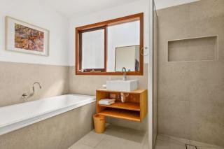 Philippas Paddock - Cowes - 2