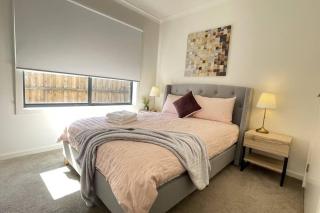 New 5-BRM Rental House Free Parking Wifi @Melton - Melton South - 3