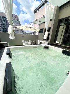 Imperio Residences Private Bathtub or Jacuzzi by Nestcove - 9