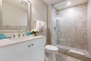 Spacious Modern Condo near French Quarter - New Orleans - 3