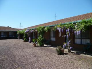 Birch Motel Tocumwal Previously Known as Kanimbla Motor Inn - Tocumwal - 0
