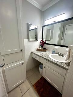 Cozy houston Getaway 1 bed 1 bath - 4