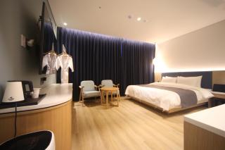 Hound Hotel Junggwan - Busan - 9