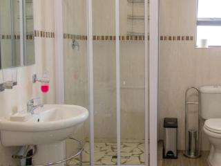 TLMZ Guesthouse - Newcastle - 4