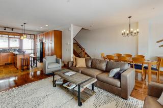 Blacksmith Lodge 4 - 3