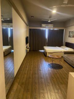 Weekend address homestay by shan - Surat - 5