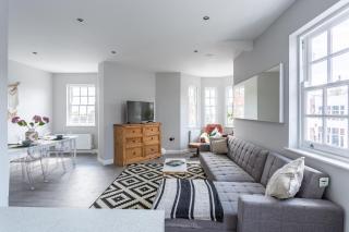 2 Bedroom Apartments with Sofa bed in Southend - 2