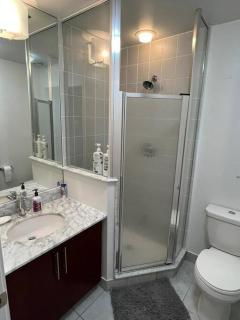 Prestigious 2-Bdrm Condo - across from Scotiabank Arena - Toronto - 5