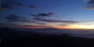 15-18 PAX DELUXE FAMILY ROOM@SKYVIEW HOMES 3R2B@CLOUDVIEW + SUNRISE SCENE @GOLDEN HILLS RESORT GENTING HIGHLANDS - 2