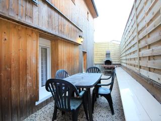 LA BOURBOULE - Appartement T3 avec terrasse, proche centre, 5 personnes - FR-1-608-128 - 1