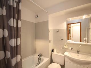Charmant T2 avec balcon, parking, WiFi, proche centre, Thermes et navette ski - FR-1-608-125 - Mont-Dore - 4