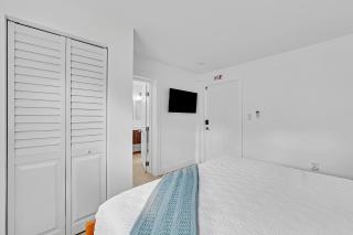 Quiet and secluded 4 bedroom home! - 4