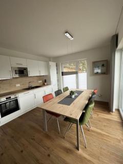 diemelblick acht - Ferienhaus für 6 Personen mit Sauna, Garten und Dachterrasse mit Panoramablick - 0