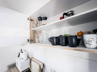 • Central 3 Bedroom Apt. close to the Arena and Stadium *up to 8 people* - 2