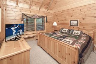 ER314- Y'all Come Back Now- Great location- Close to town cabin - 3