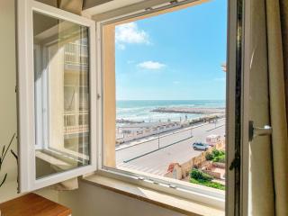 Demetra Seafront Apartment - Parking & Pool - Castel Volturno - 9