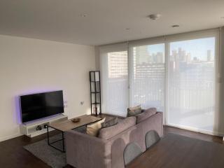 Immaculate 2bed apartment in London- city views - London - 9