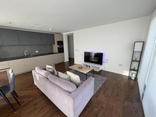 Immaculate 2bed apartment in London- city views - 3