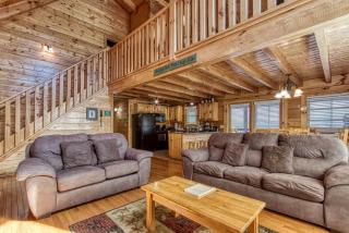 ERN864 - The Cedars - Great Location! Close To All The Action! cabin - 1