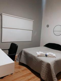 Departamento próximo a la costanera y al aeropuert - 1