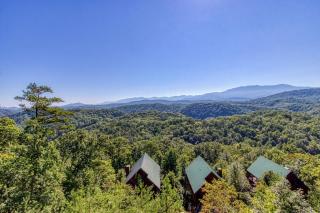 Majestic Mountain View - Great Location! - Convenient to Everything! cabin - 6