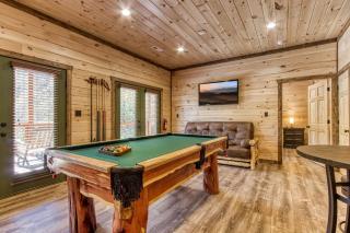 ERN840 - Splashin' Chalet - Brand New Cabin with Indoor Pool! Great Location! cabin - 8