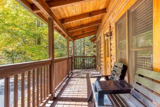 Cuddlin' Up, Er209 - Luxury At Its Finest And Location That Can't Be Beat! cabin - 7