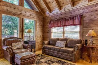 ER1 - Smoky Mountain Escape Great location - Close to town! cabin - 2