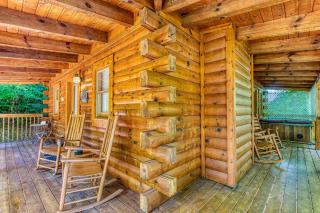 Cupid's Hideaway - Convenient to downtown Gatlinburg and the National Park! cabin - Gatlinburg - 9