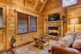 ER260- Magical Moments Great Location- Close to town cabin - Pigeon Forge - 6