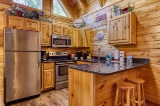 ER260- Magical Moments Great Location- Close to town cabin - Pigeon Forge - 4
