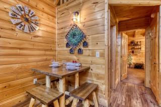 ER260- Magical Moments Great Location- Close to town cabin - Pigeon Forge - 3