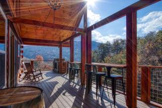 ERN805- BEARLY BELIEVE IT! - GREAT LOCATION! CLOSE TO TOWN AND ALL THE ACTION! cabin - 0