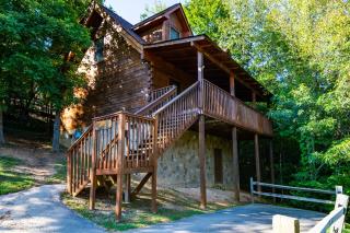 ER27- Bear Naked - Great location- Close to town cabin - 0